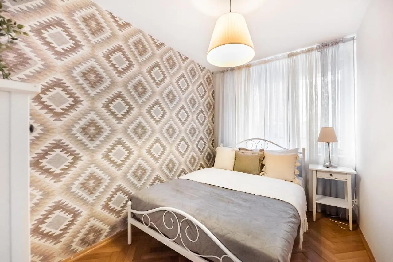 Metro Swietokrzyska Boho Aesthetic Apartment Warszawa
