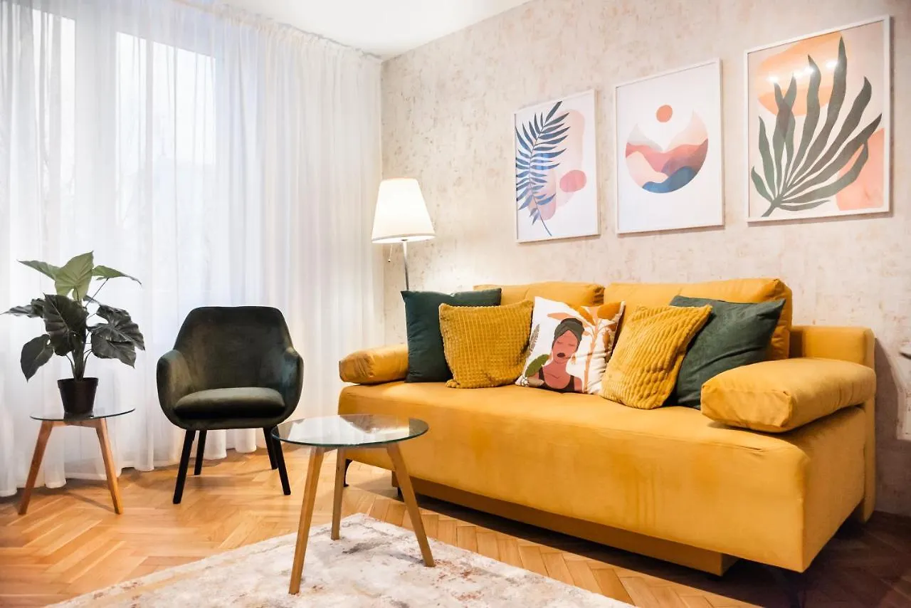 Metro Swietokrzyska Boho Aesthetic Apartment Warszawa
