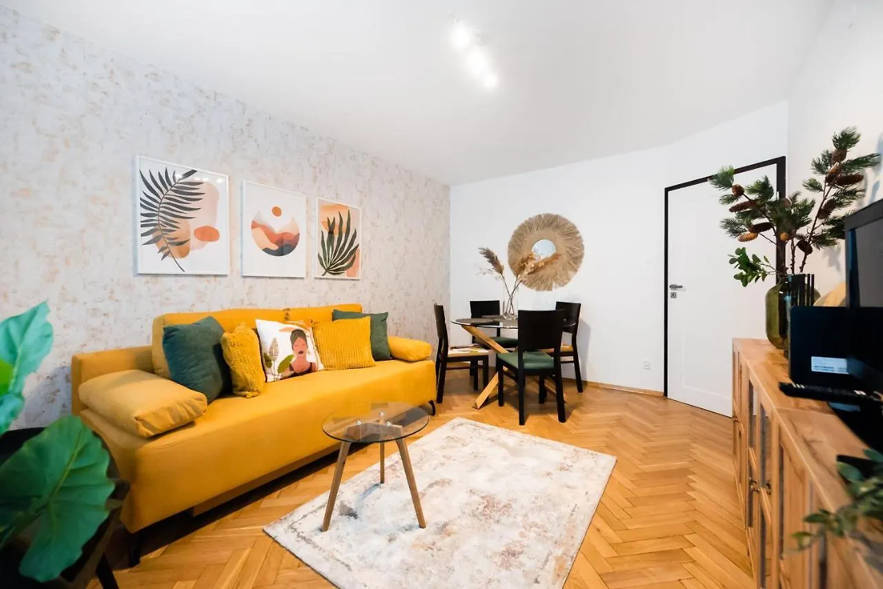 Metro Swietokrzyska Boho Aesthetic Apartment Warszawa 0*,  Polska