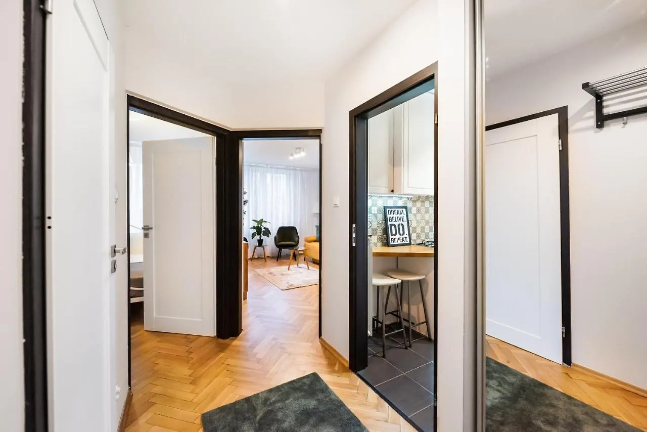Metro Swietokrzyska Boho Aesthetic Apartment Warszawa